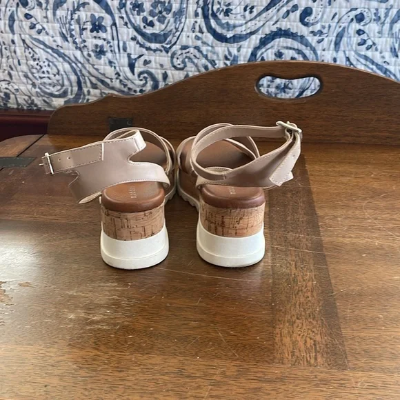 Madden Girl Shoes - Picture 4 of 5